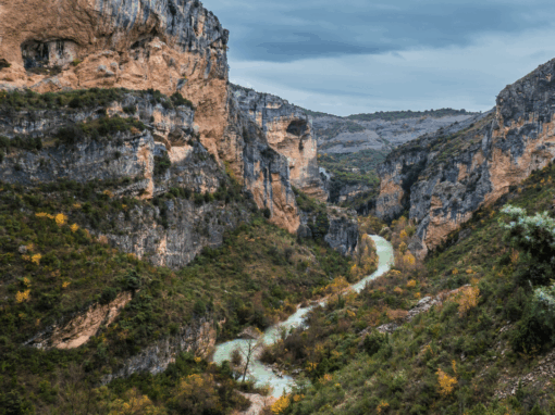 Sierra de Guara: desfiladeros, barrancos y pueblos de piedra en el Pirineo más salvaje